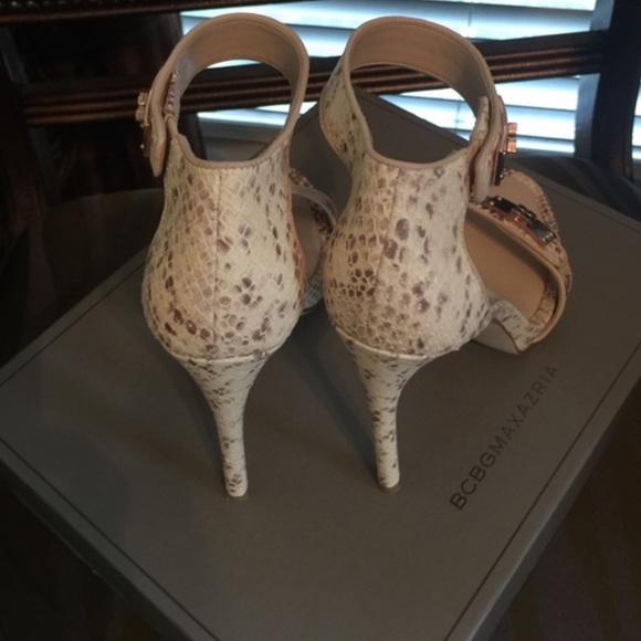 BCBGMAXAZRIA PYTHON PRINT HEELS - Picture 9 of 11